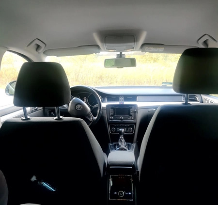 Skoda Superb cena 44444 przebieg: 250000, rok produkcji 2014 z Warszawa małe 37